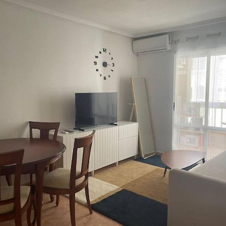 Cozy Apartment 5 Mins To Beach Torrevieja Buitenkant foto