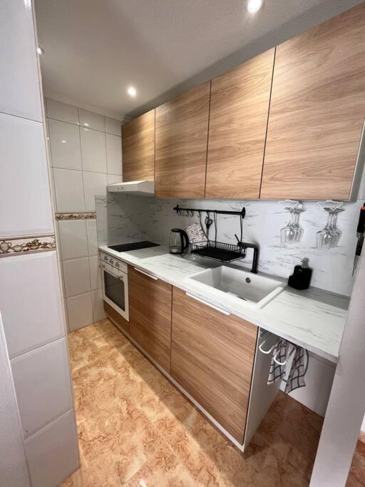 Cozy Apartment 5 Mins To Beach Torrevieja Buitenkant foto