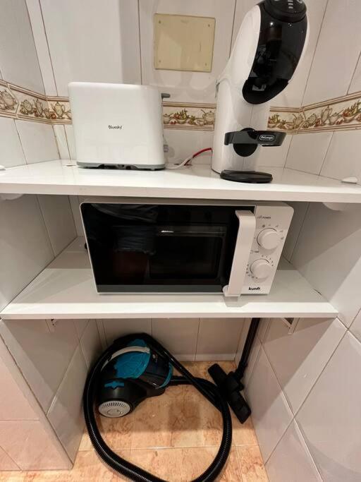 Cozy Apartment 5 Mins To Beach Torrevieja Buitenkant foto